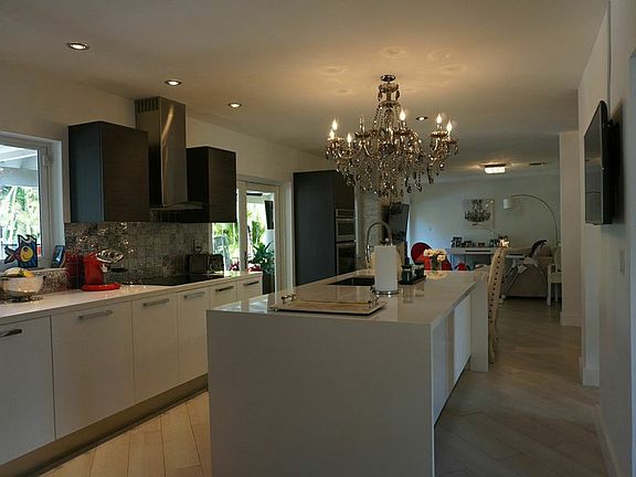 4th image of 565 Faiway Dr