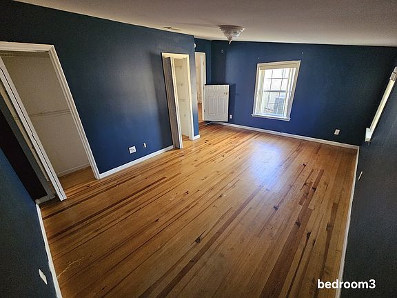 4th image of 310 Highland Heights Dr
