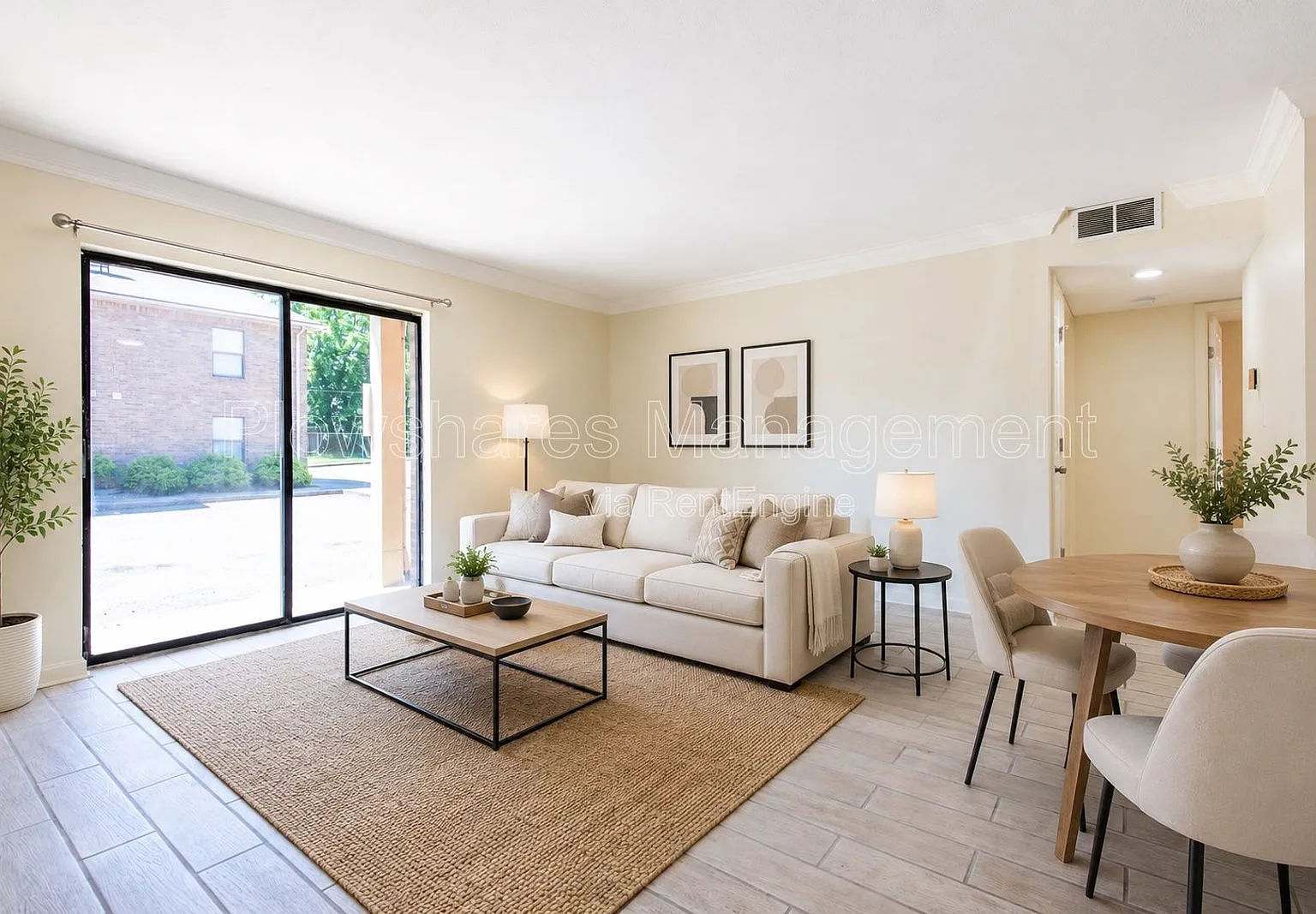 2 bed, 1.0 bath, 936 sqft, $1,195 — Photo 1