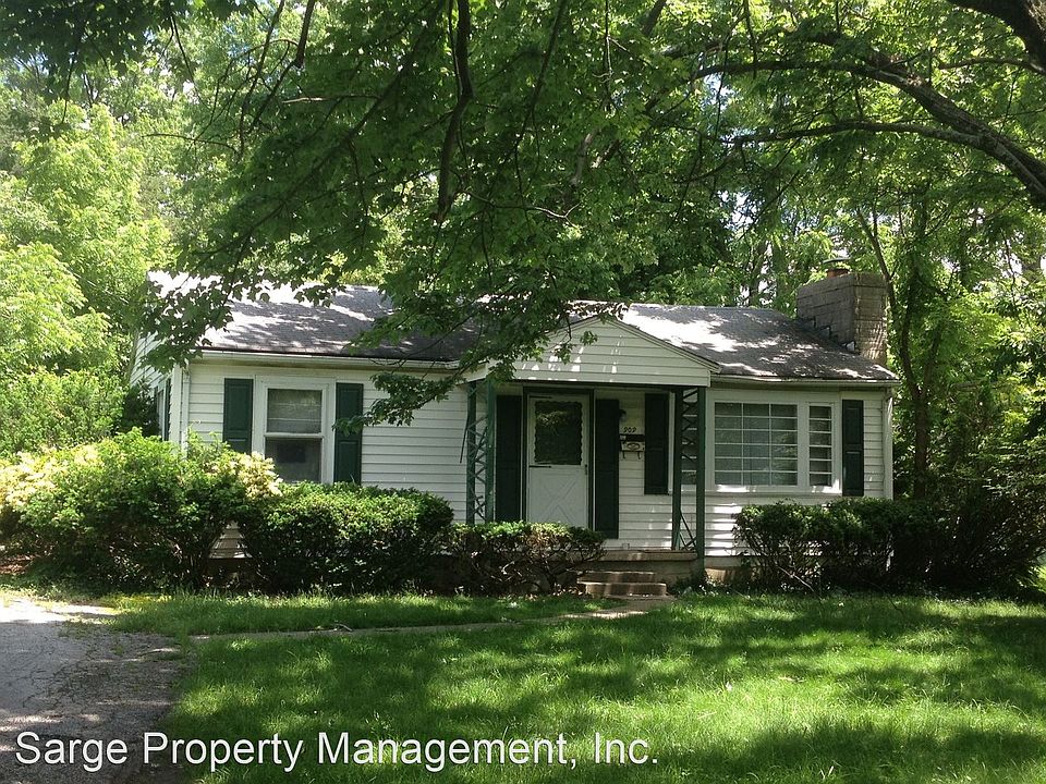 1st image of 909 S Mitchell St