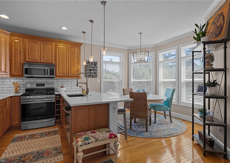1st image of 4815 Lake Dr #A