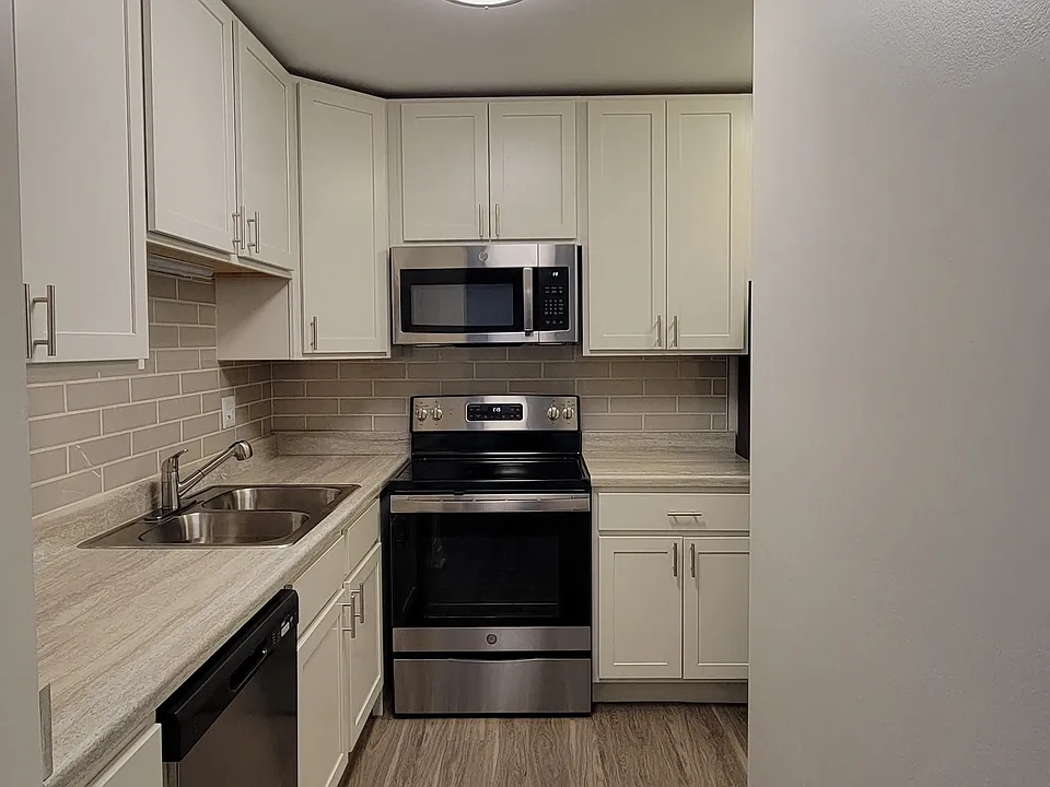 Lisle Station Apartments