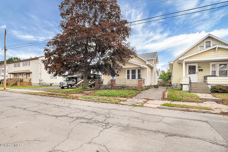 5th image of 1327 Dewitt Street