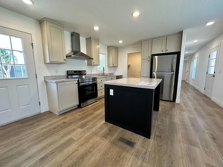2060 N Center St #410 — Photo 25
