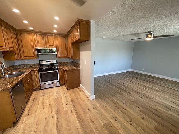 4th image of 9721 Graham St #13