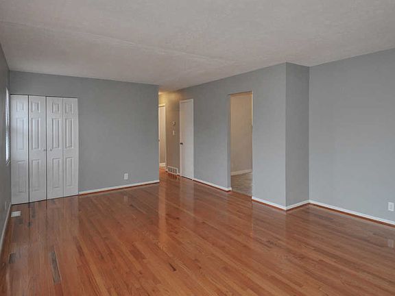 5th image of 4200 Lambert Ave