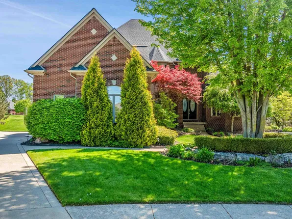 7337 Acadia Ct, Washington, MI 48095