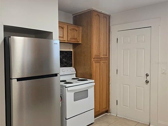 4th image of 709 E James St