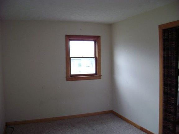 5th image of 401 E Tucker St