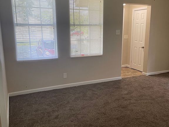 3rd image of 2663 Hoyer St