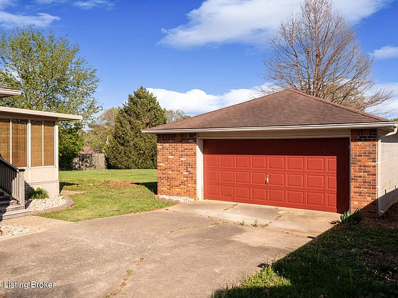 4th image of 5015 Garden Dr