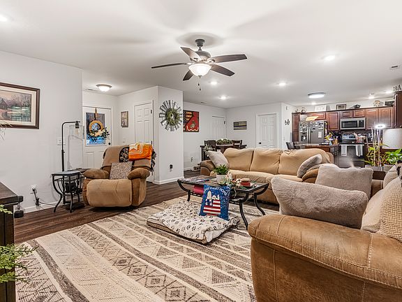 3rd image of 188 Park Ave