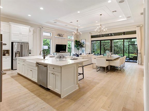 4th image of 9504 Vallen Court