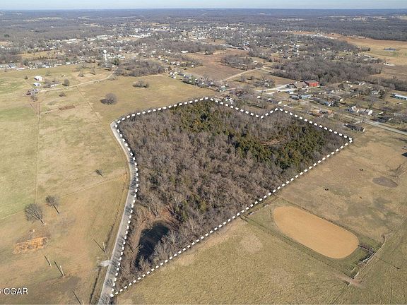 4th image of 228 Swamp Rd