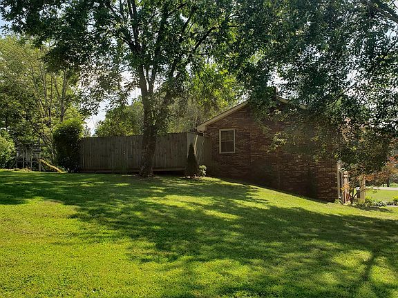 4th image of 340 Harold Dr
