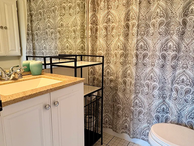 77 Pleasant St #5 — Photo 10