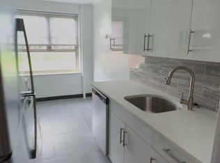 196-15 73rd Ave #2B, Fresh Meadows, NY 11365