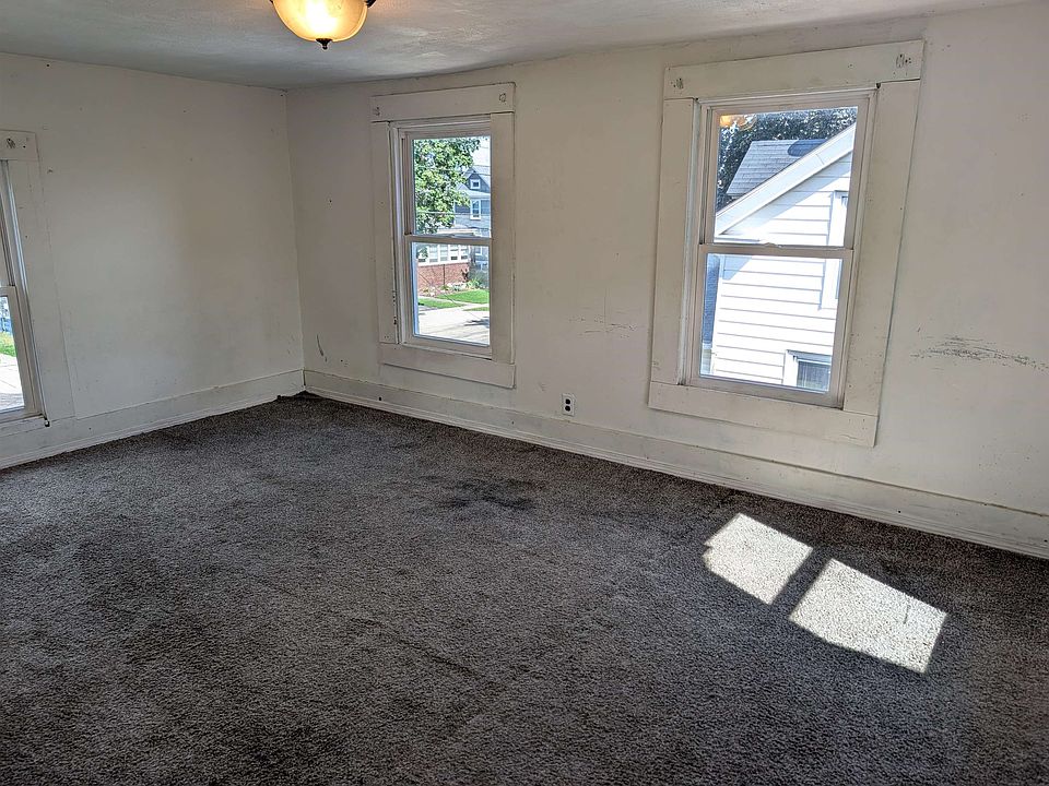 16th image of 503 E Mason St