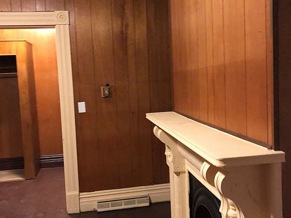 3rd image of 301 N. Huron