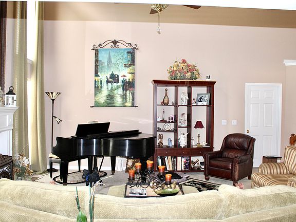 2nd image of 3904 Timber Trace Dr