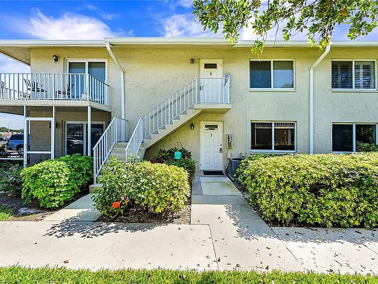 200 Palm Dr #7-R — Photo 15