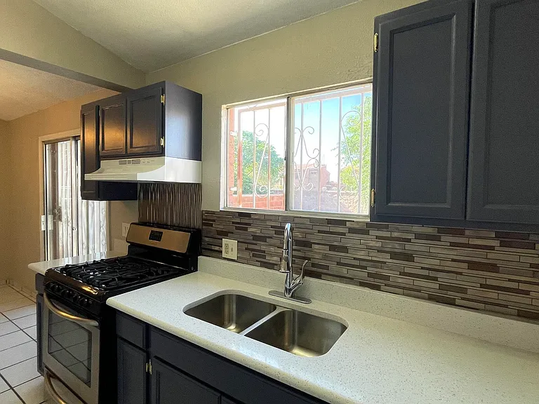 11040 Sunshine Ct — Photo 8