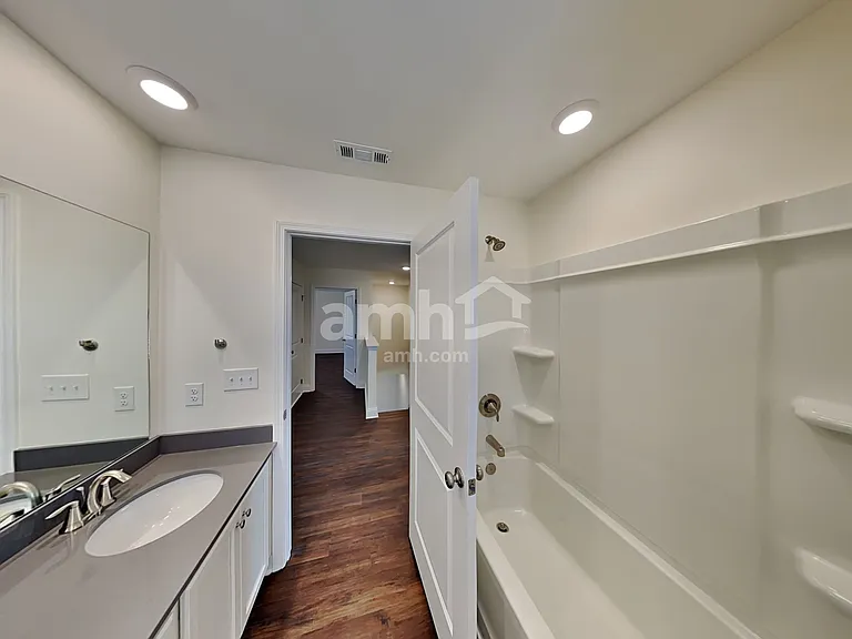 2028 Williamshire Ln — Photo 21