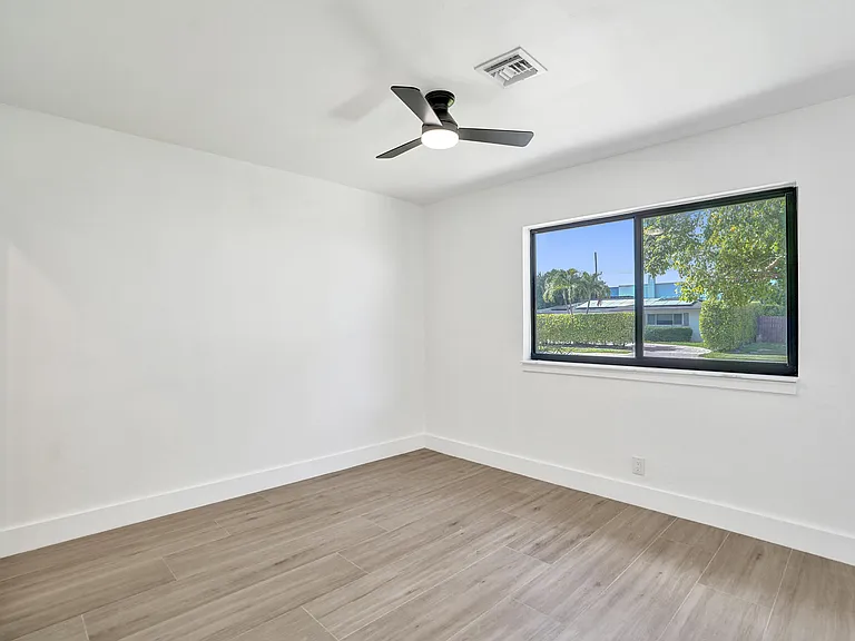 1250 SW 4th St — Photo 27