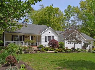 6705 Glenview Rd, Mayfield Village, OH 44143