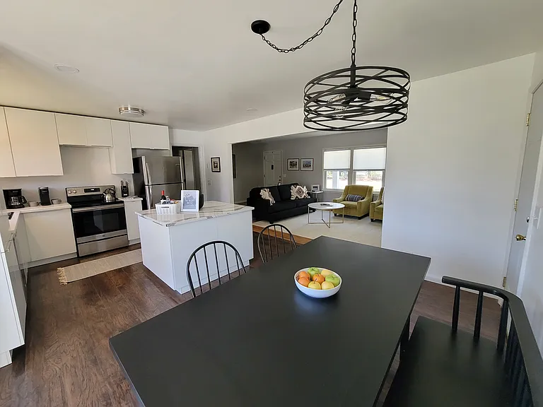 205 Derby Ln — Photo 13