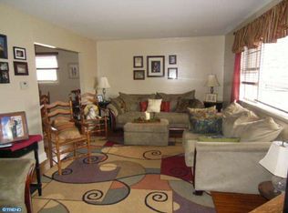 762 Ivyland Rd, Warminster, PA 18974