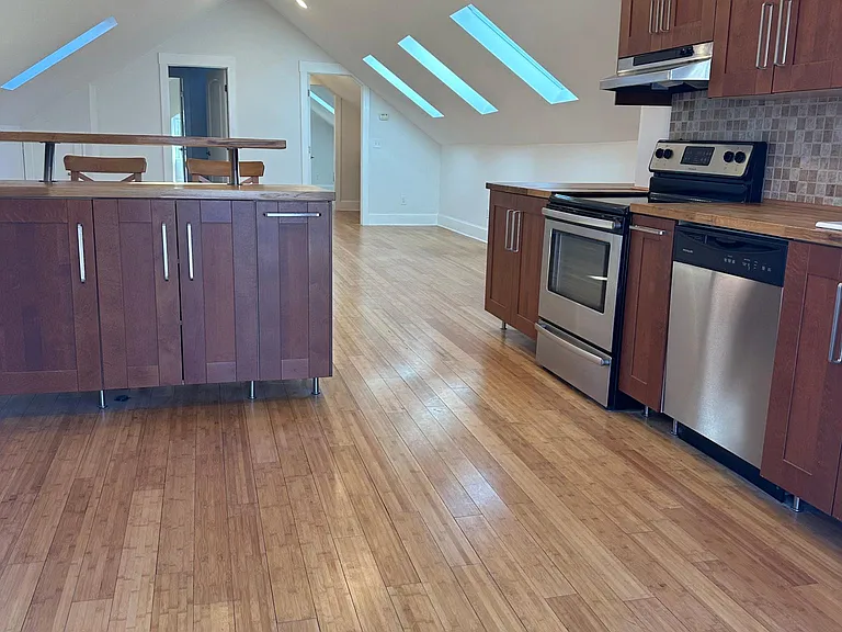 744 Saint Charles Ave NE #C — Photo 23