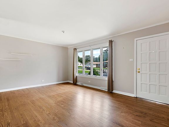5th image of 8540 Hillcrest Dr