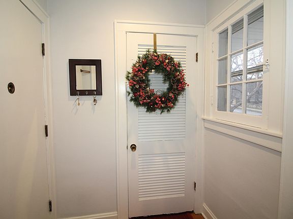 2nd image of 311 W 51st St Fl 2