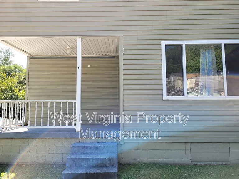 114 Barber Ln #A — Photo 2
