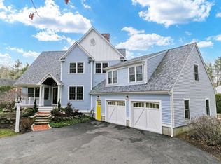 2 Fieldstone Dr, Westport, MA 02790