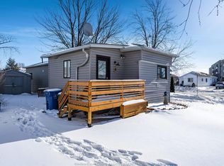 4 Cedar Cres, Essex, ON N0R1J0
