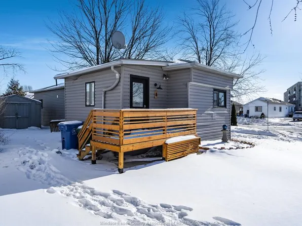 4 Cedar Cres, Essex, ON N0R 1J0