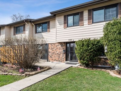 7330 Winthrop Way UNIT 2, Downers Grove, IL, 60516