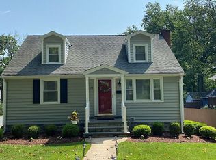 77 Summit Ave, Chatham, NJ 07928