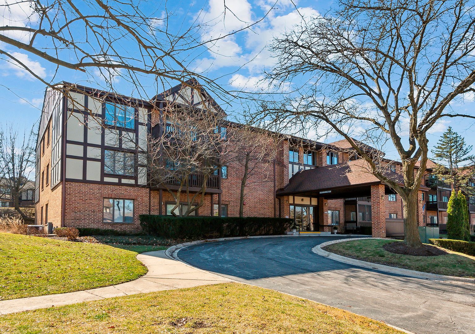 7737 W Golf Dr APT 104, Palos Heights, IL 60463 | Zillow