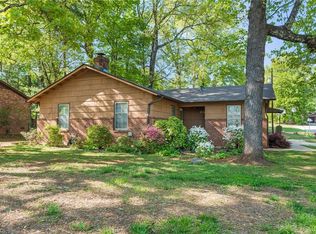 3900 Kalloramo Dr, Greensboro, NC 27407