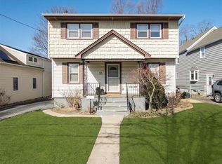 51 Avenue B, Port Washington, NY 11050