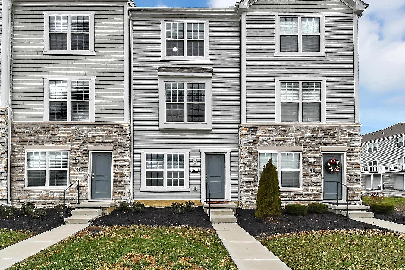 5802 Hayden Run Blvd — Photo 1