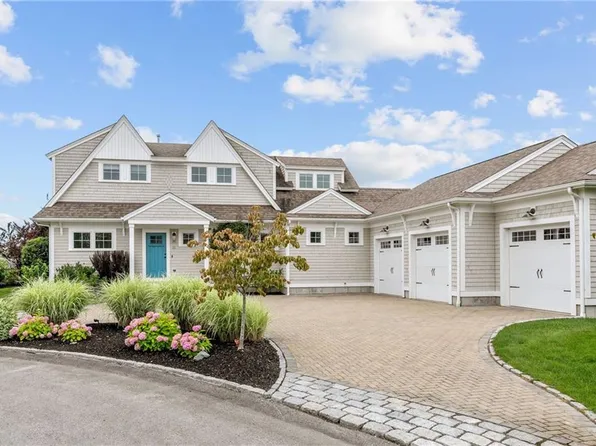 11 Julia Ct, Middletown, RI 02842