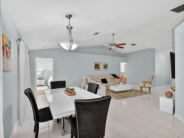 1080 Salmon Isle — Photo 12