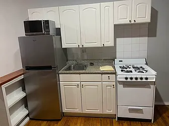 Rented by Salon Realty Corp