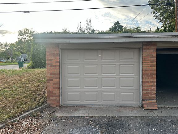 3rd image of 6644 Queen Ave S