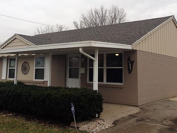 3rd image of 1241 Frayne Dr