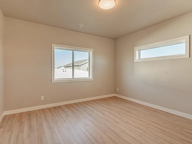 5846 James Dr W — Photo 6